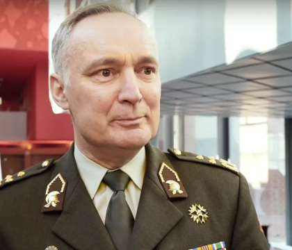Can the military fight climate change? - Interview with Tom Middendorp