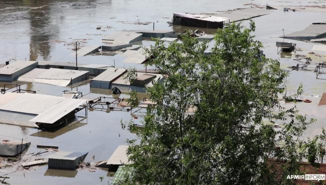 Key insights into the Nova Kakhovka dam destruction: an initial analysis